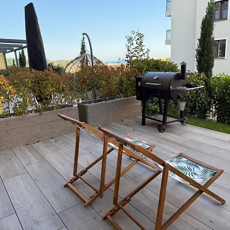 The Portal Infinity Pool And Barbecue Varna