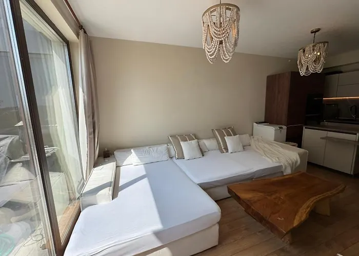 Apartment The Portal Infinity Pool And Barbecue Warna