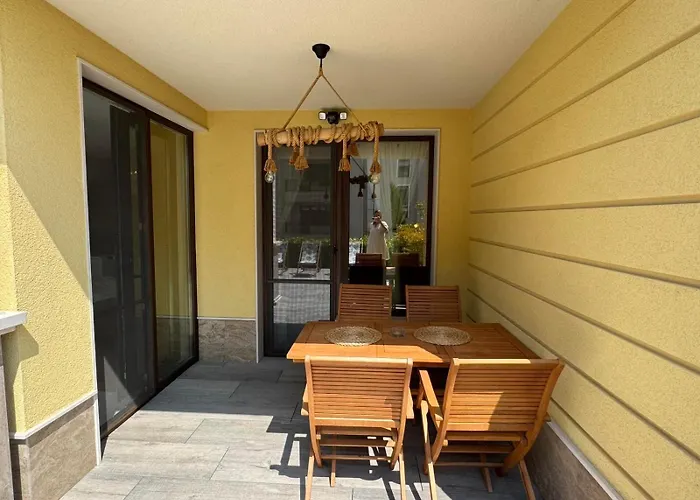 The Portal Infinity Pool And Barbecue Apartment Warna