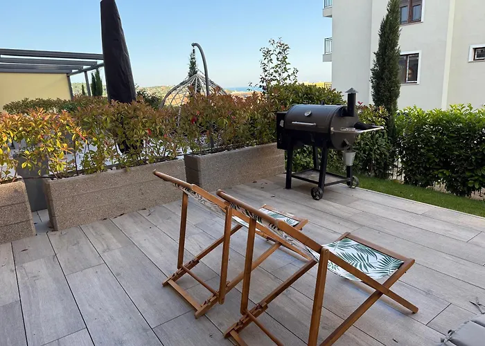 The Portal Infinity Pool And Barbecue Warna