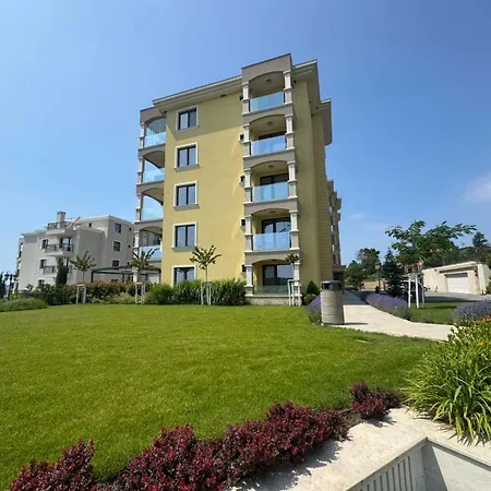 The Portal Infinity Pool And Barbecue Appartement *